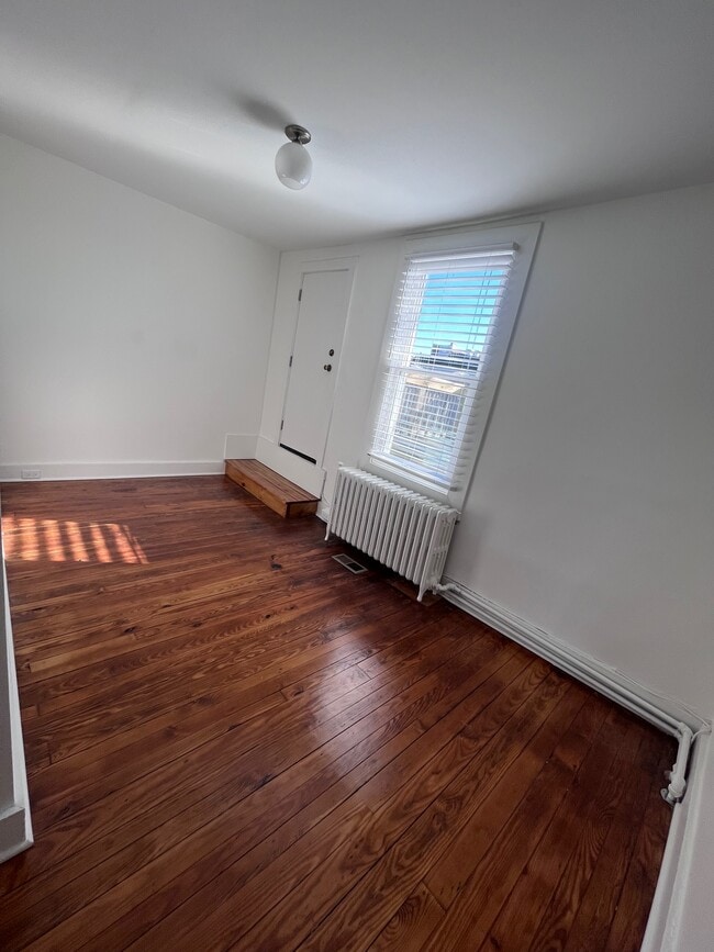 2135 E Fairmount Ave in Baltimore, MD - Building Photo - Building Photo