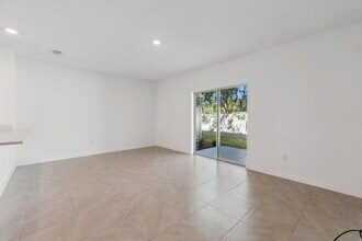 6356 Sophie Oaks Ct in Tampa, FL - Building Photo - Building Photo