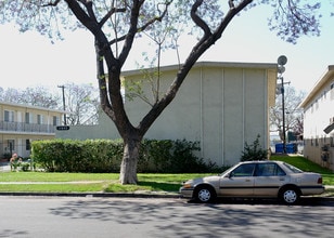 11642 Stuart Dr in Garden Grove, CA - Foto de edificio - Building Photo