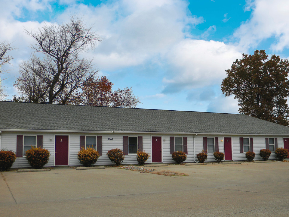 2203 Nichole Ln in Marion, IL - Building Photo