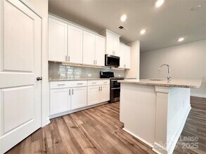 12441 Stoneybrook Pky in Huntersville, NC - Building Photo - Building Photo