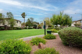1236 La Ballena Trail in Henderson, NV - Building Photo - Building Photo