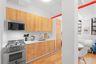519 W 45th St in New York, NY - Building Photo - Building Photo