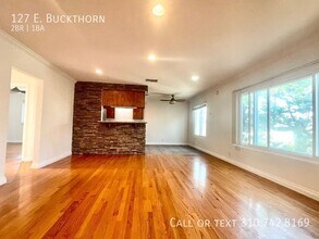 127 E Buckthorn St in Inglewood, CA - Building Photo - Building Photo