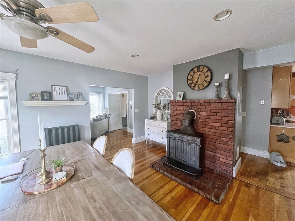 7 Felton St, Unit 2 in Quincy, MA - Foto de edificio