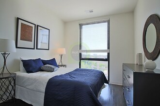 824 N Milwaukee Ave in Chicago, IL - Building Photo - Building Photo