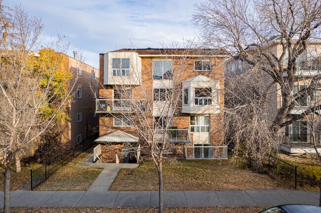 1824 11th Ave SW in Calgary, AB - Building Photo - Building Photo