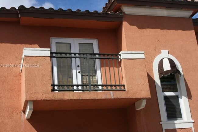 5988 SW 8th St in West Miami, FL - Building Photo - Building Photo