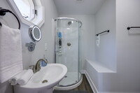 3333 Niagara Dr, Unit B photo'