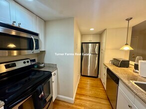 317 Saint Paul St, Unit 5 in Brookline, MA - Building Photo - Building Photo