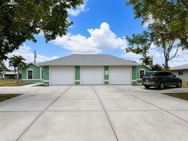 509 NE 24th Pl