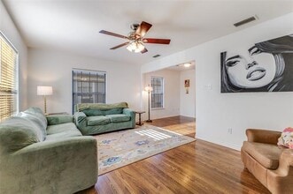 6911 E Grand Ave in Dallas, TX - Building Photo - Building Photo