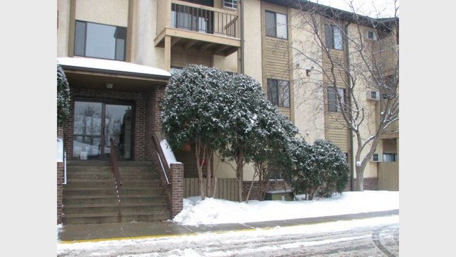 James Manor Apartments