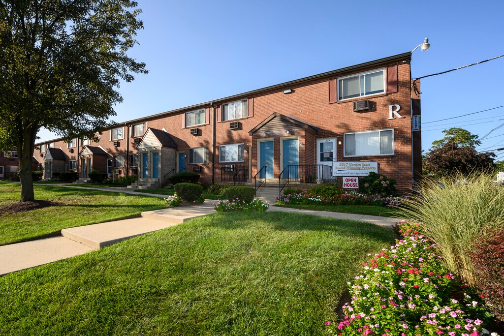 Presidential Court Apartments in Runnemede, NJ