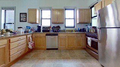 831 W Wrightwood Ave in Chicago, IL - Building Photo - Building Photo