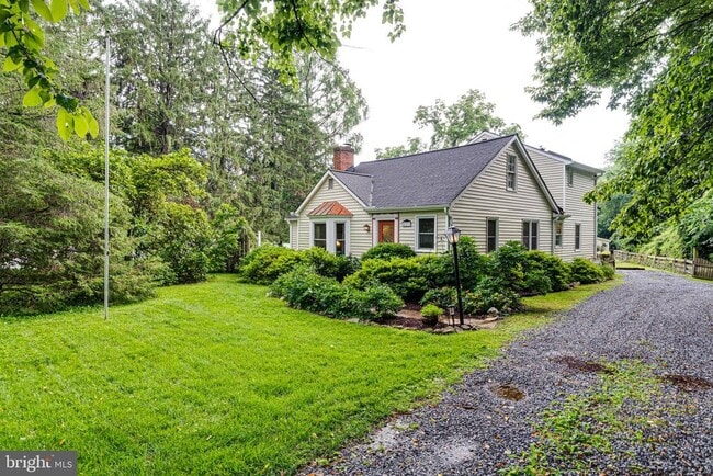 423 W Colonial Hwy in Hamilton, VA - Foto de edificio - Building Photo