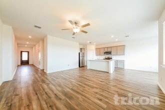 5416 Montrose Dr in Heartland, TX - Building Photo - Building Photo