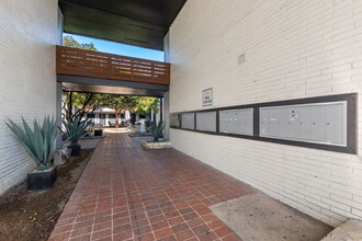 Anderson Flats Apartments in Austin, TX - Building Photo - Building Photo