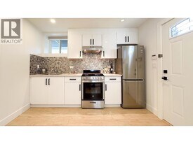 2723 Turner St in Vancouver, BC - Building Photo