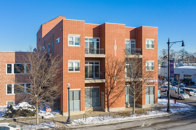 4504 W Irving Park Rd in Chicago, IL - Building Photo - Building Photo