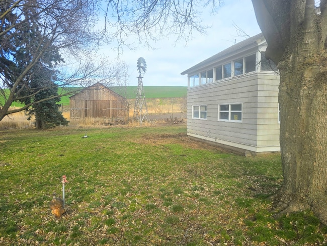 1917 7 Mile Rd in Walla Walla, WA - Foto de edificio - Building Photo