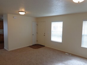 4029 Dillon's Dr in Eagle Mountain, UT - Building Photo - Building Photo
