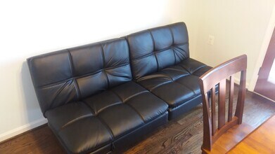 37 Alexandria Dr in Oxon Hill, MD - Foto de edificio - Building Photo