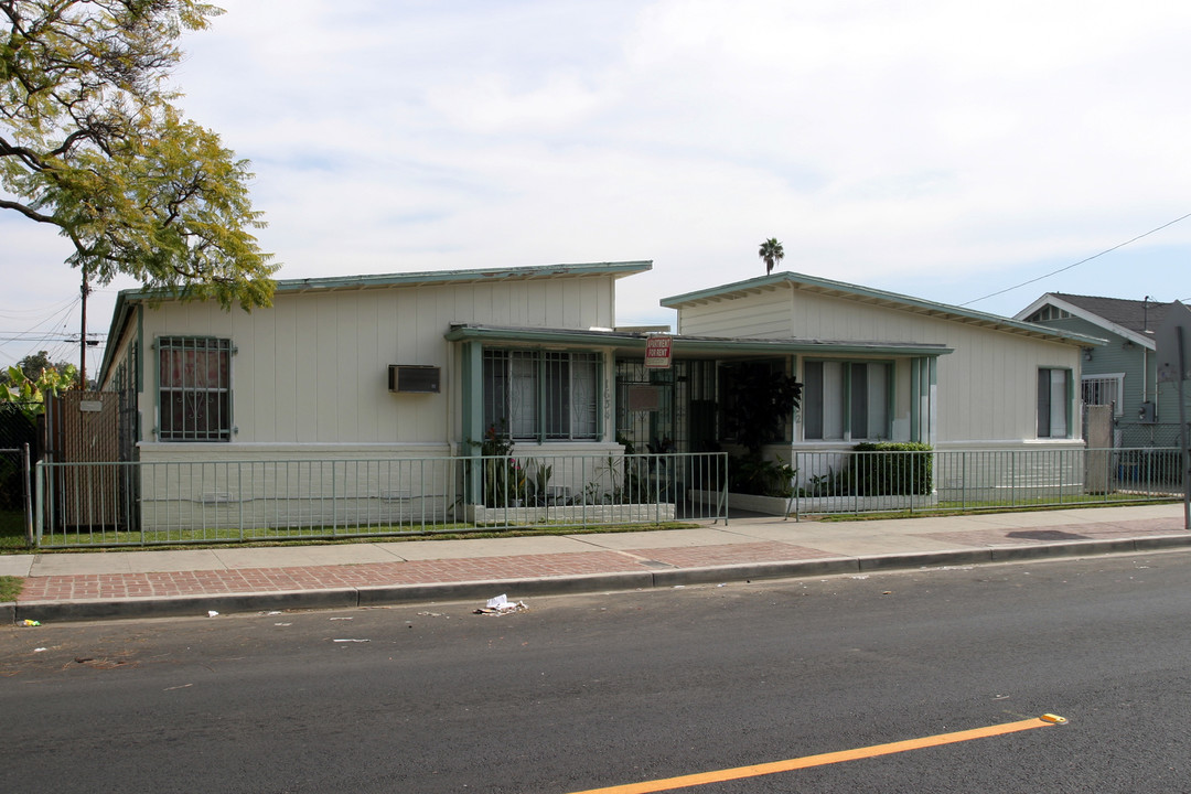 1632 Walnut Ave in Long Beach, CA - Building Photo