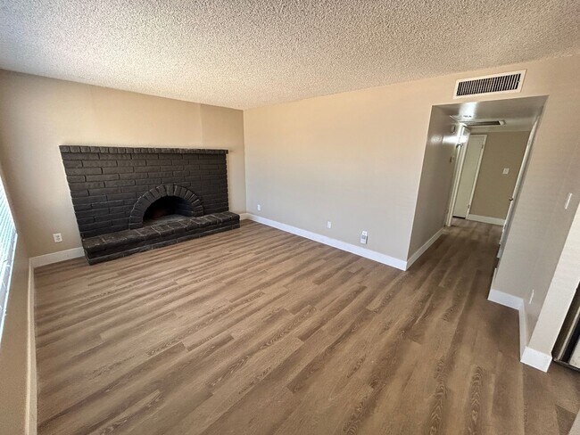 8443 W Glenrosa Ave in Phoenix, AZ - Building Photo - Building Photo