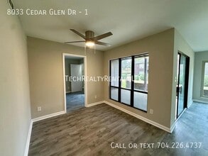 8033 Cedar Glen Dr in Charlotte, NC - Building Photo - Building Photo
