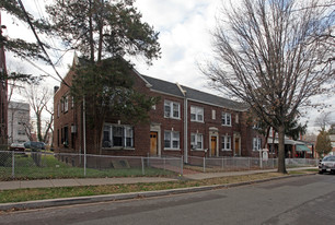 1809-1811 18th St SE Apartments