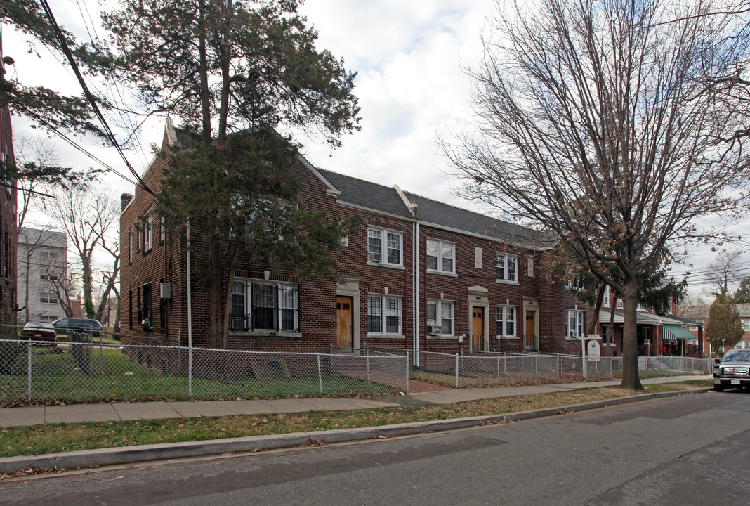 1809-1811 18th St SE in Washington, DC - Building Photo