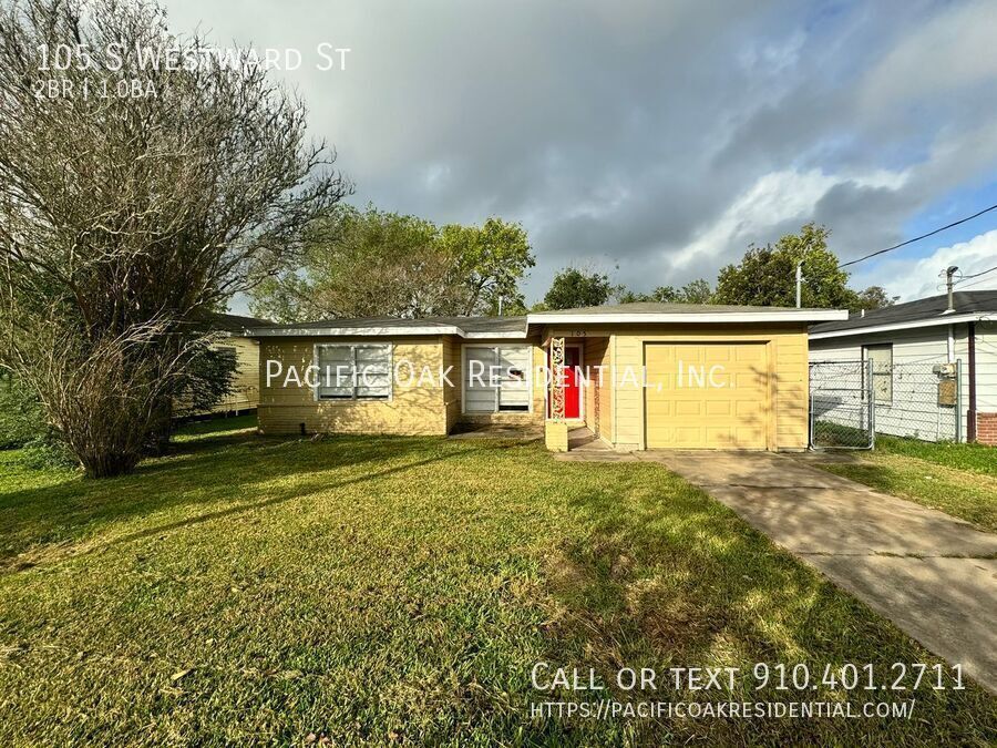 105 S Westward St in Texas City, TX - Building Photo