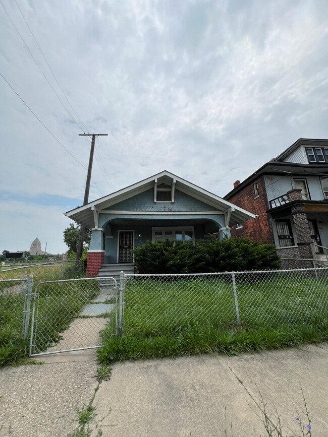 property at 1125 Pingree St