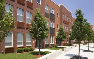 West Haven Park II - B in Chicago, IL - Building Photo