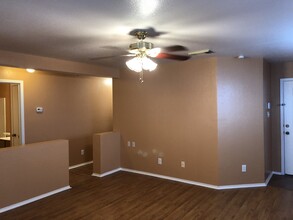 10110 Sungate Park in San Antonio, TX - Building Photo - Building Photo