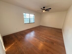 4416 Summer Oak Dr in Tampa, FL - Building Photo - Building Photo