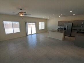 7703 Moore Crk Ln in North Las Vegas, NV - Building Photo - Building Photo