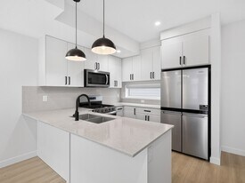 11306-11123 123 St NW in Edmonton, AB - Building Photo
