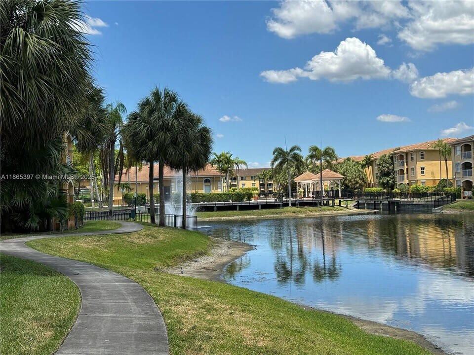 9615 NW 1st Ct in Pembroke Pines, FL - Building Photo