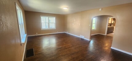 309 Stewart St in Rossville, IL - Building Photo - Building Photo