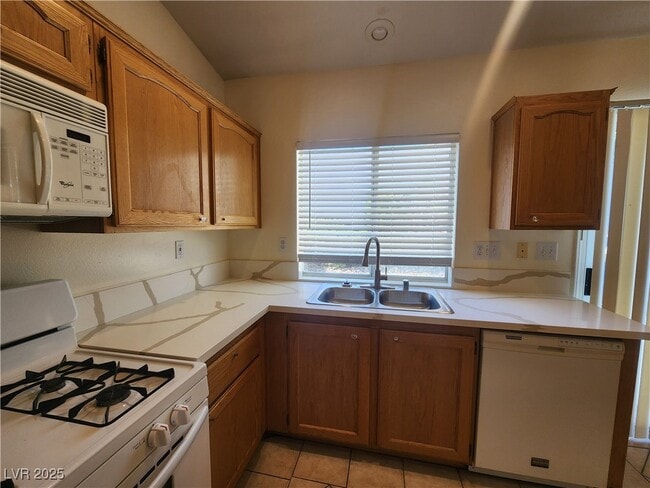 1405 Iron Springs Dr in Las Vegas, NV - Building Photo - Building Photo
