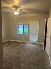 1793 SE Hill Park Pl in Grants Pass, OR - Building Photo - Building Photo