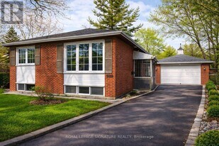 383 Fernleigh Cir N in Richmond Hill, ON - Building Photo
