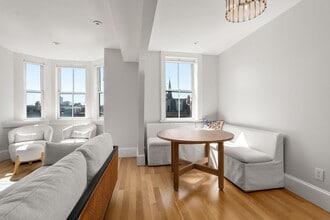 131 Pembroke St in Boston, MA - Building Photo - Building Photo