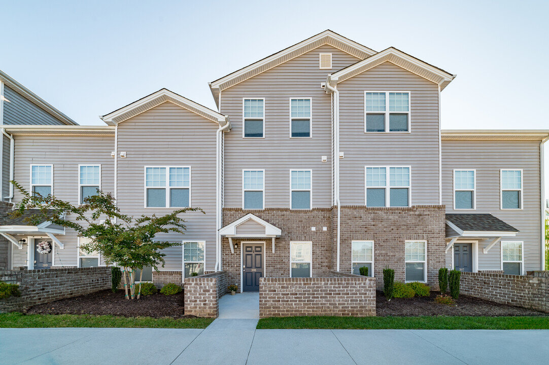 The Reserve at Burton Creek (Student Housing) in Lynchburg, VA - Building Photo