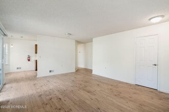 7 Tamarack Ct in Barnegat Township, NJ - Building Photo - Building Photo