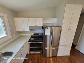 16415-16487 87 Ave NW in Edmonton, AB - Building Photo