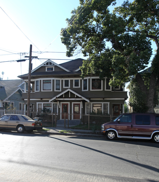 422 E Avenue 28 in Los Angeles, CA - Foto de edificio - Building Photo