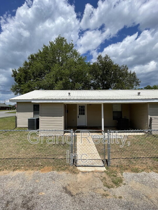 4409 White Rd in Pace, FL - Building Photo